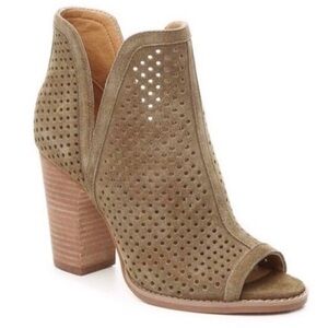 Lucky Brand Larise‎ Perforated Suede Slit Notched Booties Tan Peep Toe Size 5.5